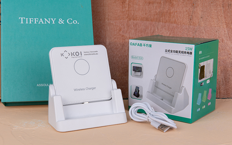 Đế sạc không dây để bàn - Giá đỡ điện thoại rảnh tay - Quà Tặng Doanh Nghiệp 8/3