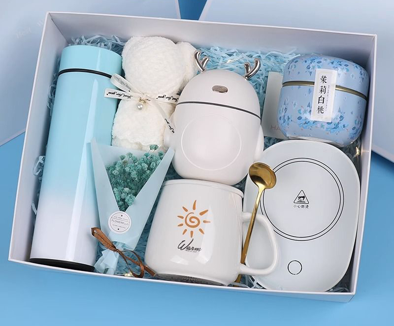Bộ quà tặng gốm sứ tinh xảo Bộ quà tặng gốm sứ tinh xảo