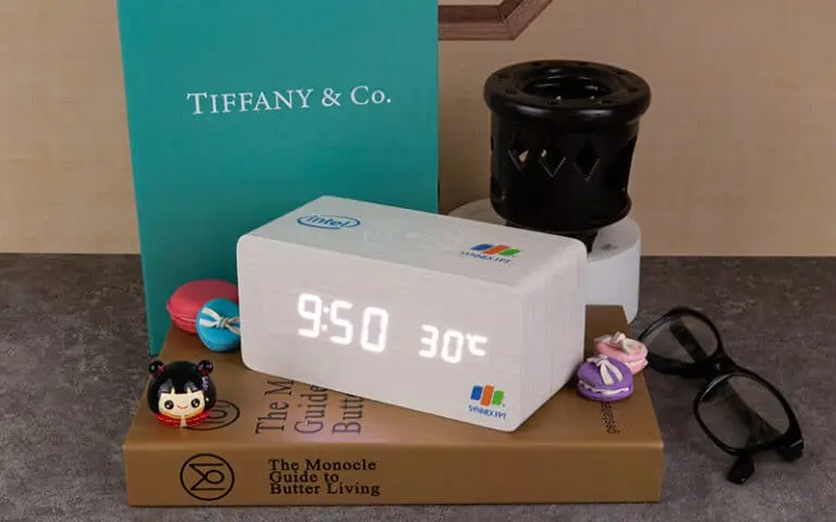 đồng hồ để bàn led